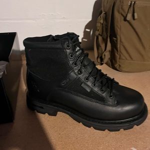 Thorogood 6’ black waterproof boots NEW
